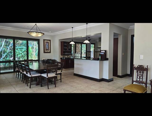 5 BEDROOM HOUSE FOR SALE IN ZIMBALI ESTATE